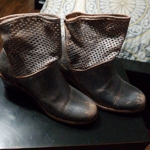Bedstu distressed Gray Cobbler series ankle boots
